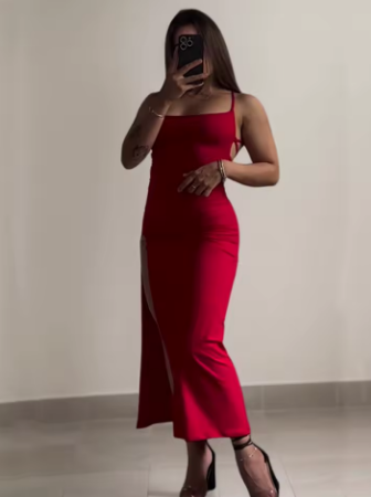 🔥 Abito Rosso Elegante con Spacco e Schiena Scoperta 🔥