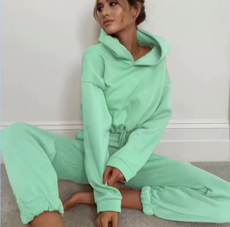 Completo donna casual – Felpa + pantaloni 🌿✨