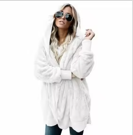 🤍 Morbida Felpa Oversize con Cappuccio 🤍  Coccole e stile in un solo capo! ✨