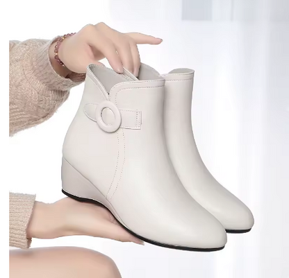 ❄️ Stivaletti bianchi e neri imbottiti con zeppa bassa ❄️