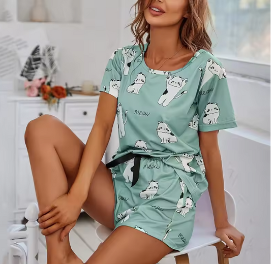 🐾 Pigiama Donna Estivo con Gattini – Completo Maglietta & Shorts Verde